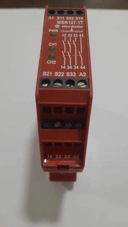 ALLEN BRADLEY 440R - N23213 ( Guardmaster MSR127TP Safety Relay )
