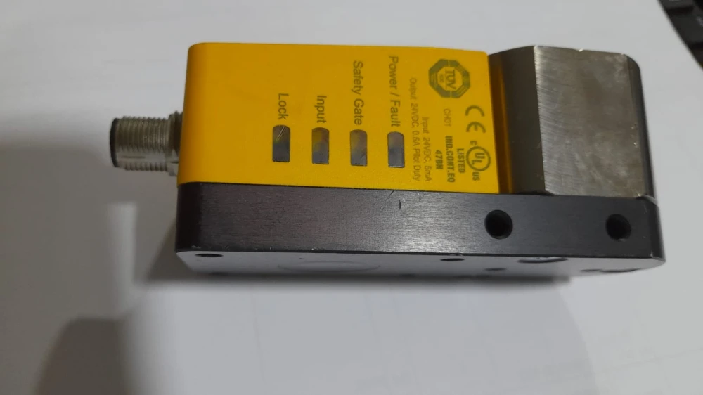 PİLZ 570510 PSEN SL-0.5P 1.1 1SWITCH | PILZ Manyetik Emn. Kapısı Sis. 500N Manyetik Tutma 8 PİM M12 Konnektör 4 LED ( 2. EL Projeden Çıkma )
