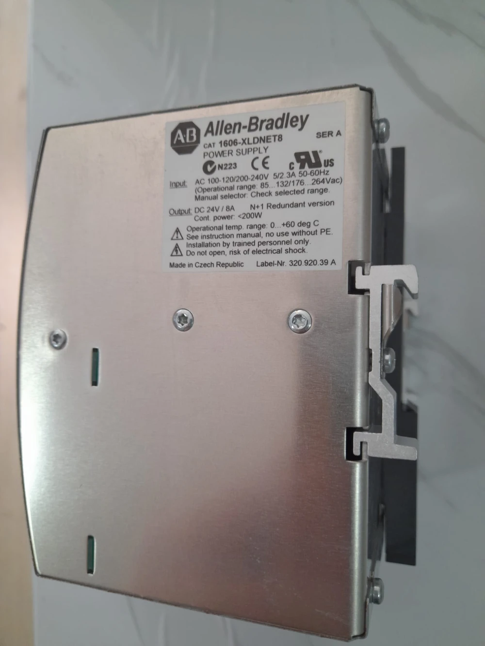 ALLN BRADLEY 1606-XLDNET8 - 200W - DC 24V - 8A POWER SUPPLY