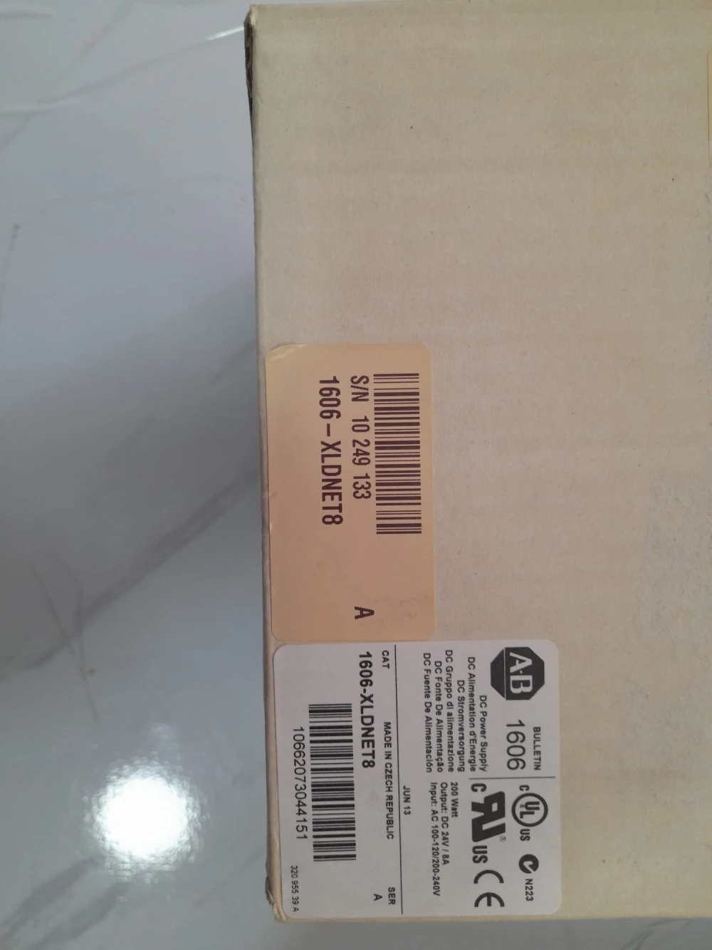 ALLN BRADLEY 1606-XLDNET8 - 200W - DC 24V - 8A POWER SUPPLY