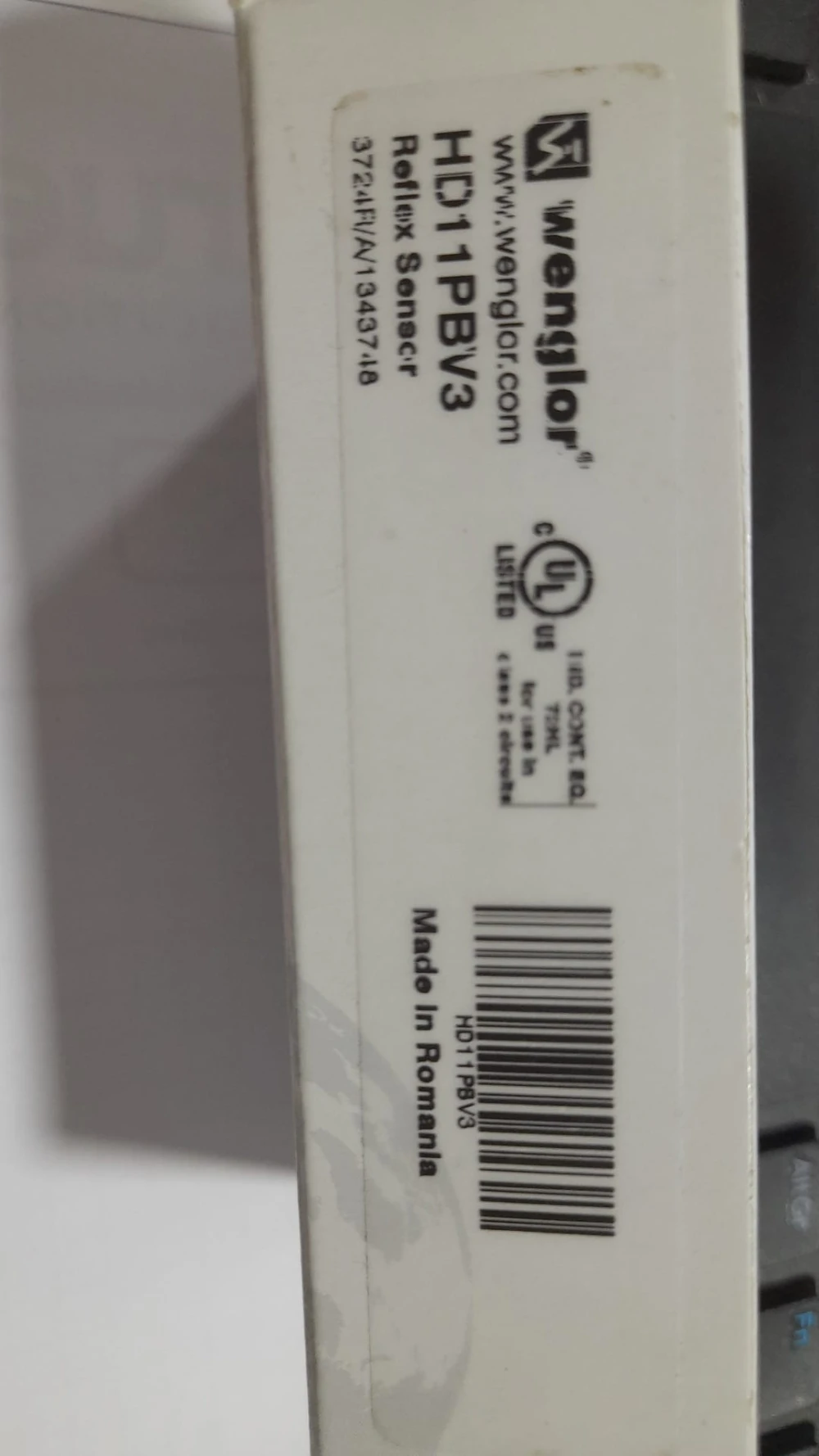 WENGLOR HD11PBV3 REFLEX SENSÖR ( Cisimden Yansımalı Sensör Arka Fon Bastırmalı )